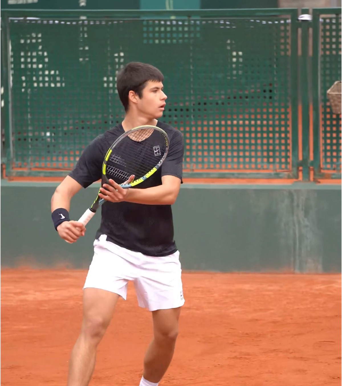 Atenție, încă un Alcaraz! VIDEO. Fratele mai mic al lui Carlos a cucerit un trofeu, dar și internetul: „E incredibil! Nu vezi dublu”