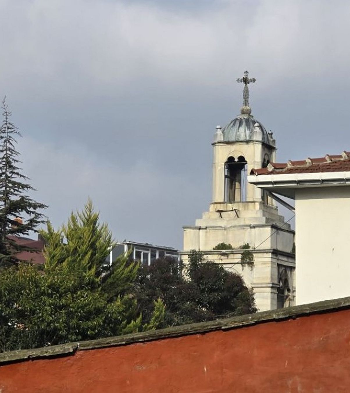 Colțul de suflet al lui Lucescu GOLAZO.ro a vizitat biserica românilor din Istanbul, recuperată și refăcută de selecționer: „Ne rugăm pentru el”