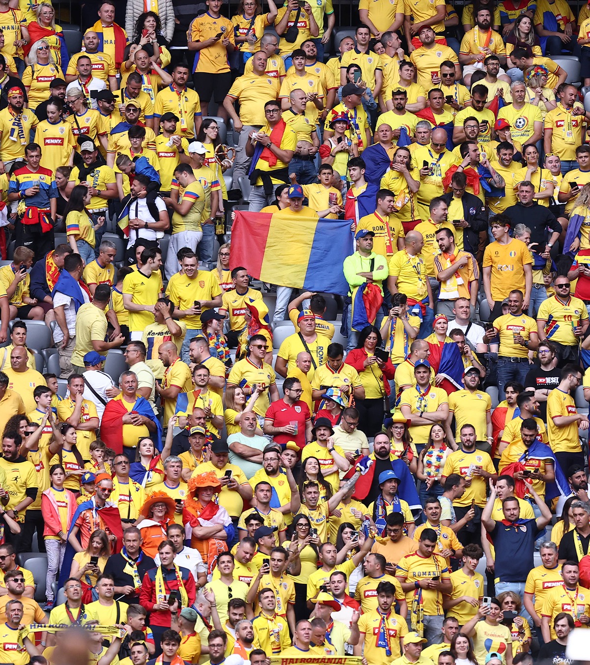 Asalt tricolor pe Beșiktaș Park Câți fani români vor fi pe stadion la Turcia - România, barajul pentru CM 2026