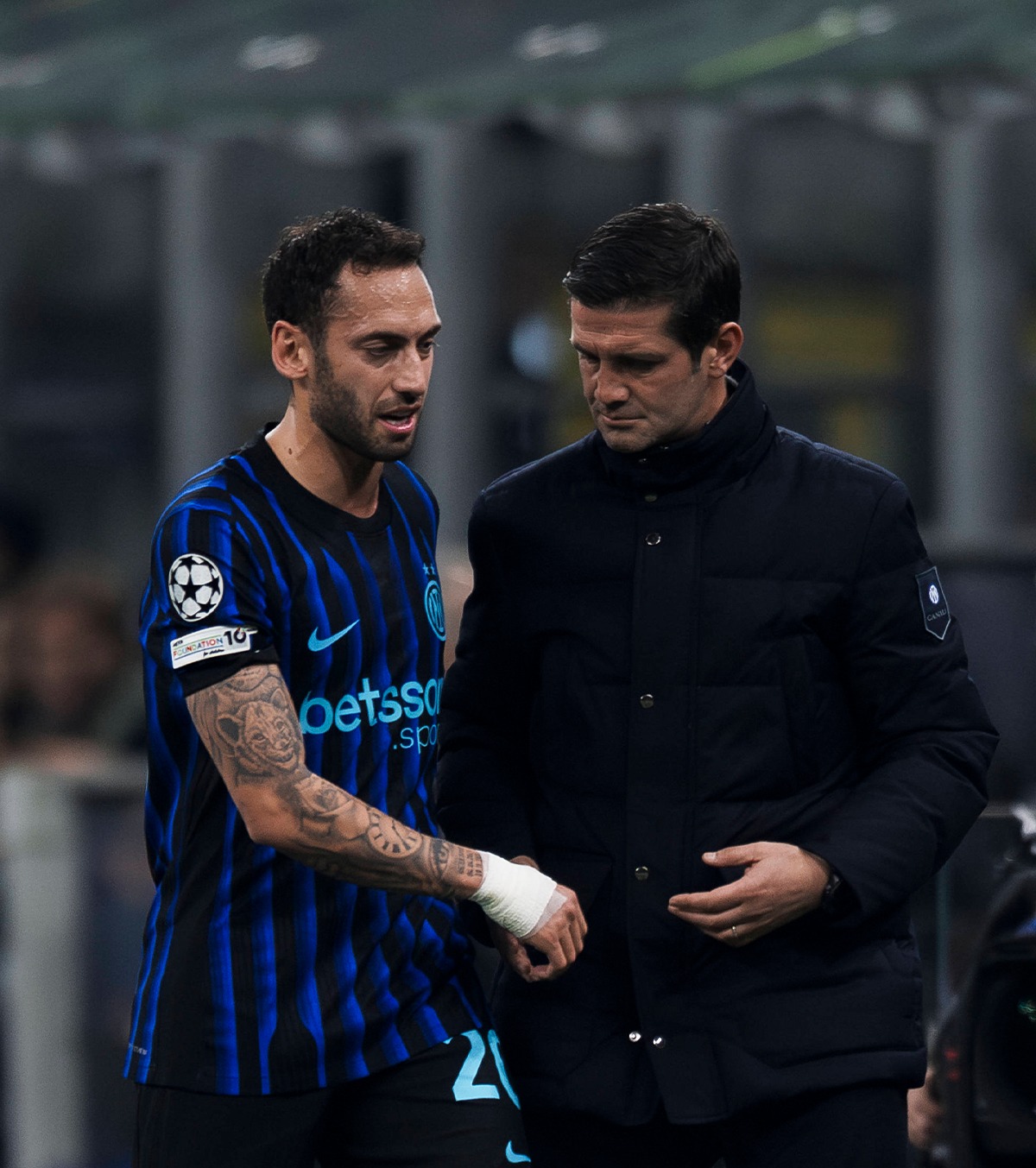 Hakan Calhanoglu și Cristi Chivu/ Foto: IMAGO