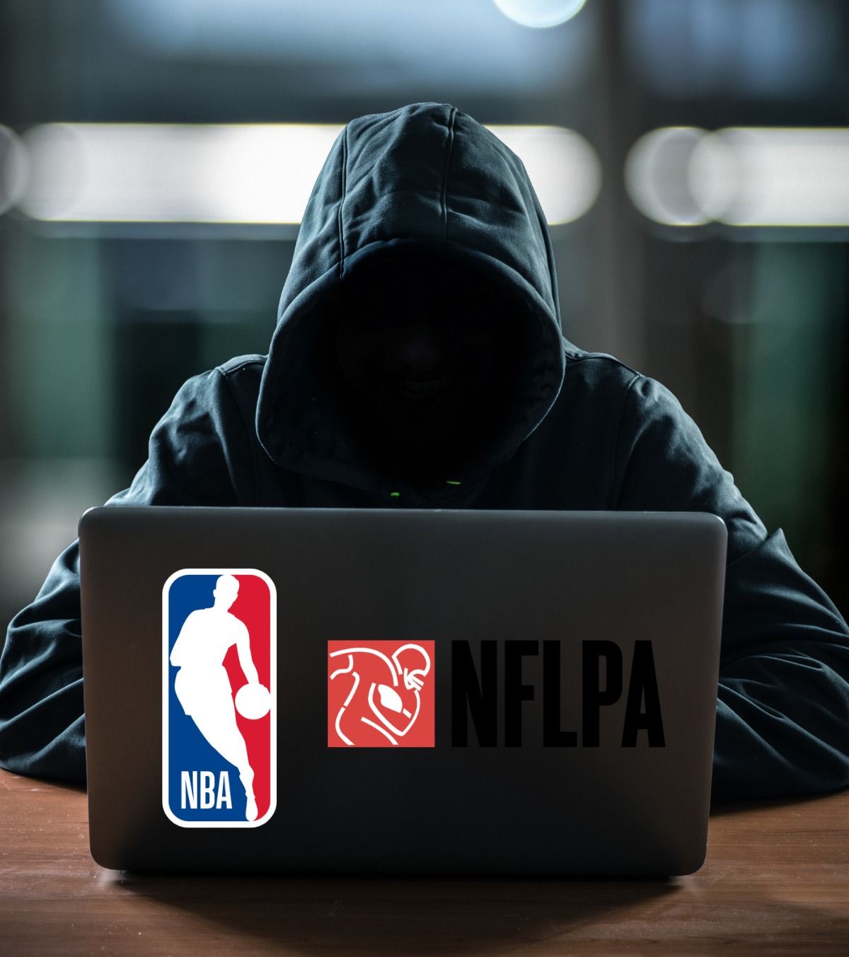 Furt de identitate și trafic sexual S-a dat drept actriță de filme pentru adulți pentru a înșela jucători din NBA și NFL