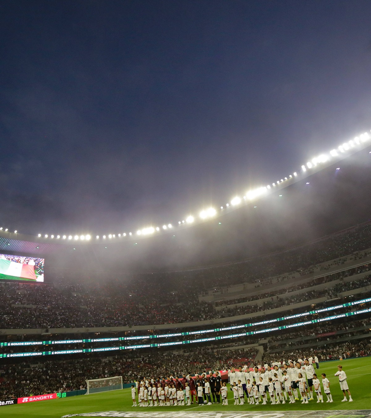 Tragedie înainte de CM 2026 Un suporter a murit la redeschiderea stadionului care va găzdui ceremonia de deschidere a turneului