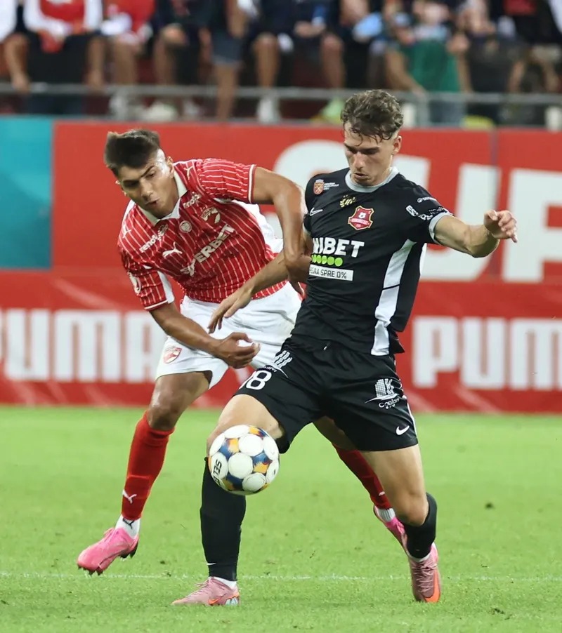 Întăriri pentru sezonul viitor FCSB va relua negocierile pentru un internațional: „A rămas că discutăm în vară”