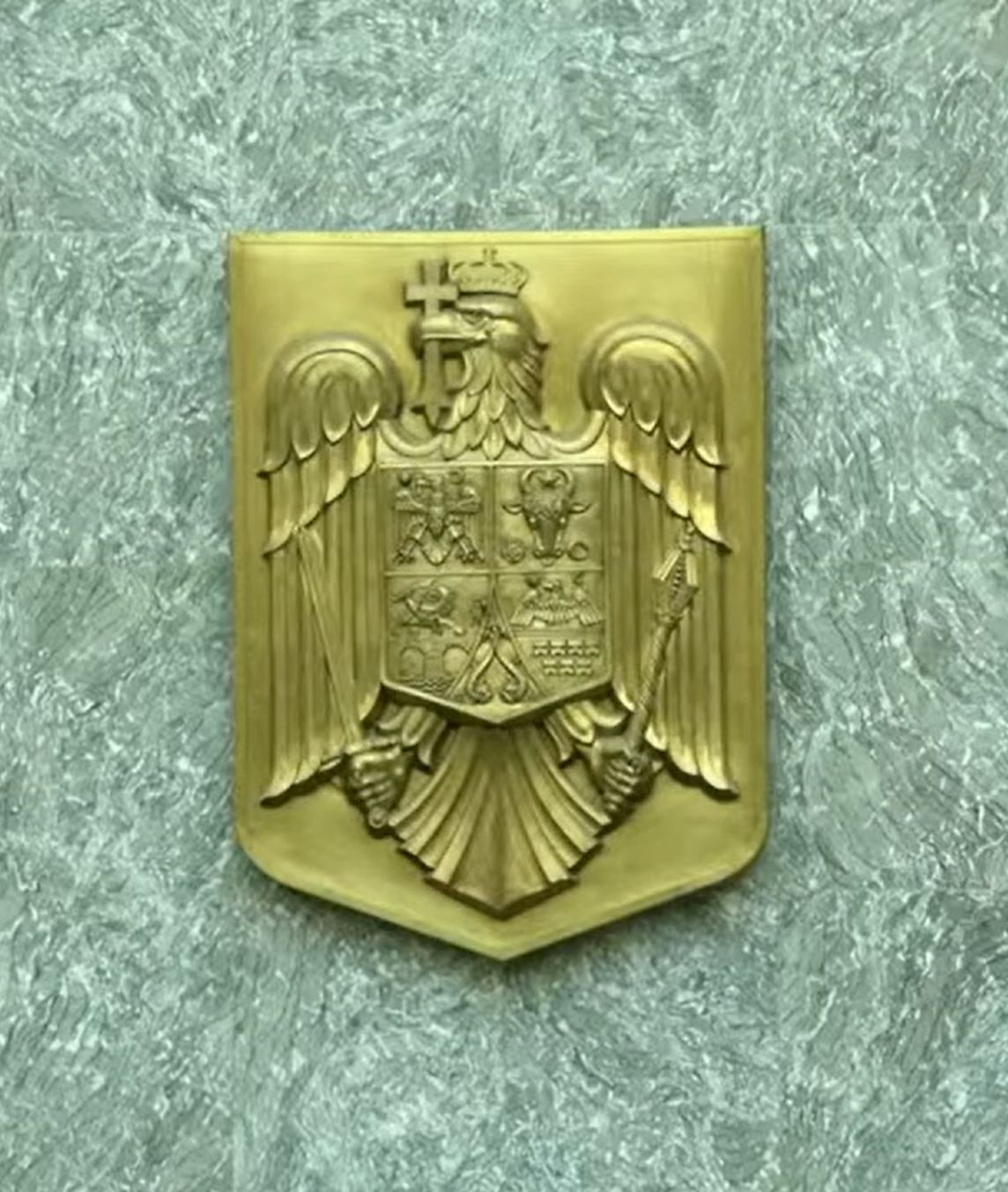 Scandal în Senat! UDMR și Opoziția au plecat din sală, după votul pentru modificarea legii despre drepturile suporterilor pe stadioane