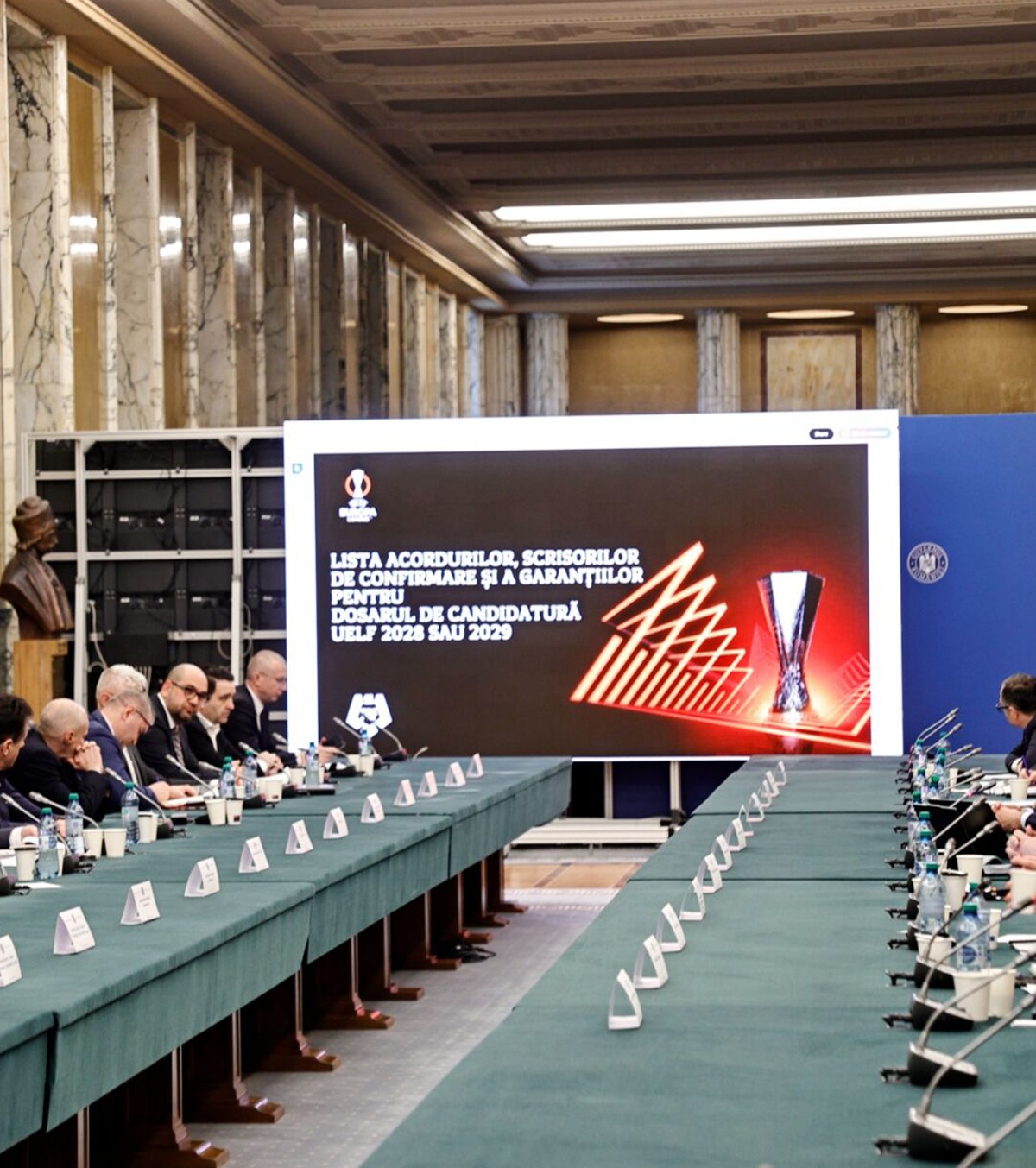 Primi pași pentru finala Europa League FRF vrea ca meciul pentru trofeu să se joace la București. Ce s-a întâmplat azi la Palatul Victoria