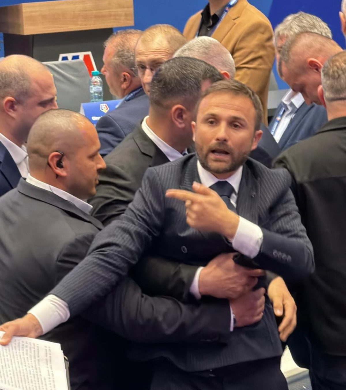 Ilie Drăgan nu renunță Încă două procese pentru a-l răsturna pe lui Răzvan Burleanu de la șefia FRF