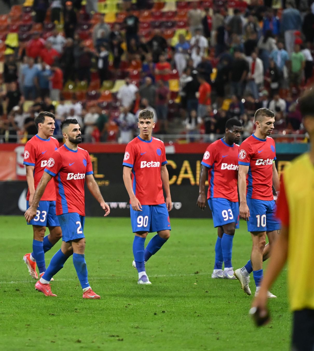 Pleacă de la FCSB? Jucătorul campioanei e nemulțumit și ia în calcul o despărțire: „Trebuie să intervenim într-un fel! E clar”