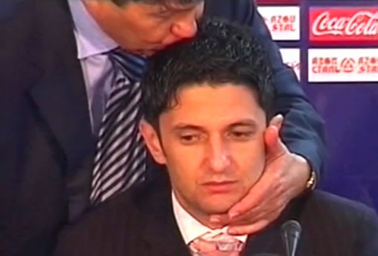 Cea mai frumoasă imagine: tatăl sărutându-și fiul după Shakhtar - Rapid 0-1, în Cupa UEFA 2005