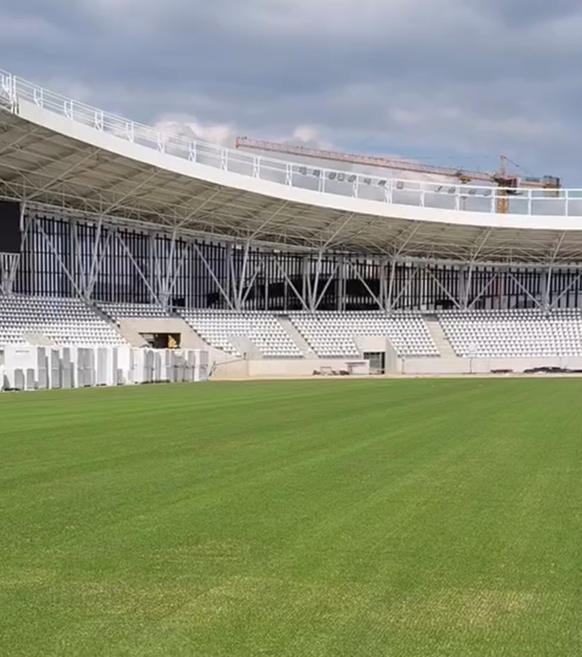 Aproape de finalizare FOTO. Cum arată cel mai nou stadion din România și când ar urma să fie inaugurat 