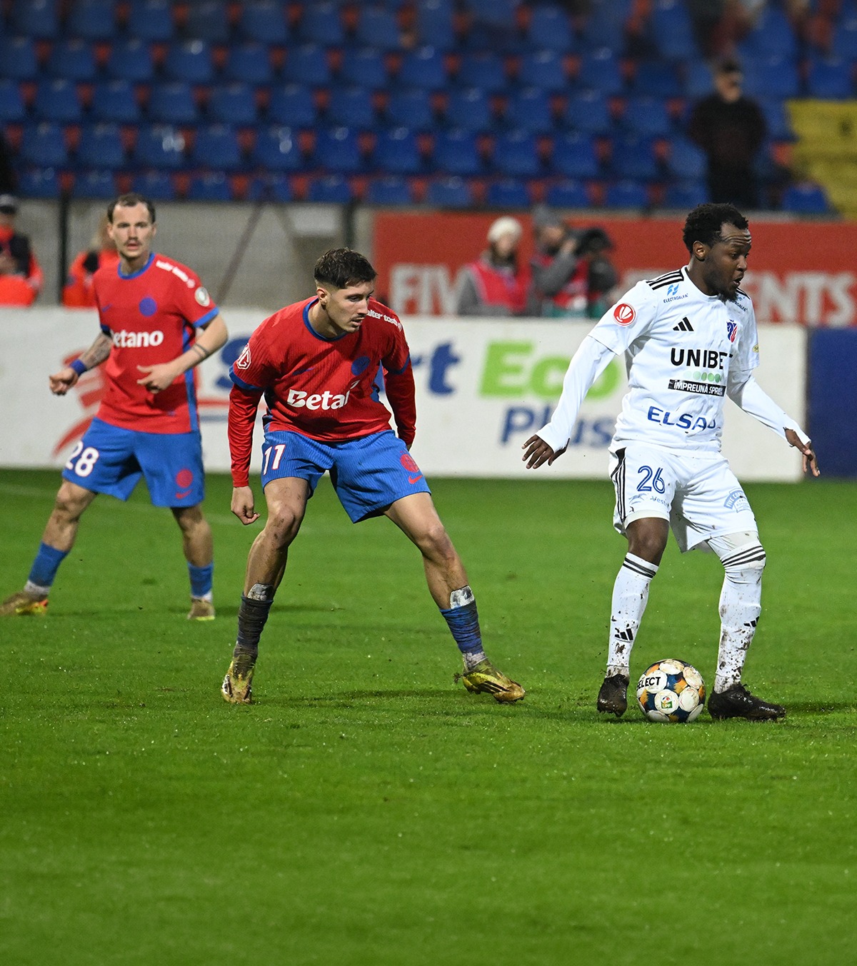 „De ce l-a scos?” Întrebarea pusă de Becali după înfrângerea de la Botoșani. Dezvăluirea făcută de Mihai Stoica: „N-a venit bine”