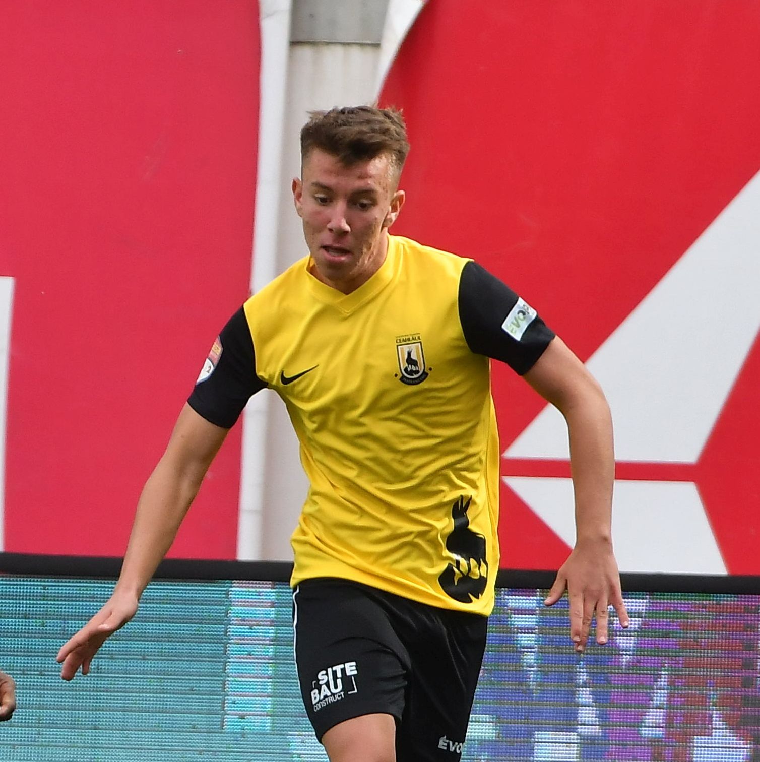 Transfer surpriză la Dinamo Fiul unui fost fotbalist al „câinilor” ar putea ajunge în „Ștefan cel Mare”: „2-3 clase peste tatăl său”