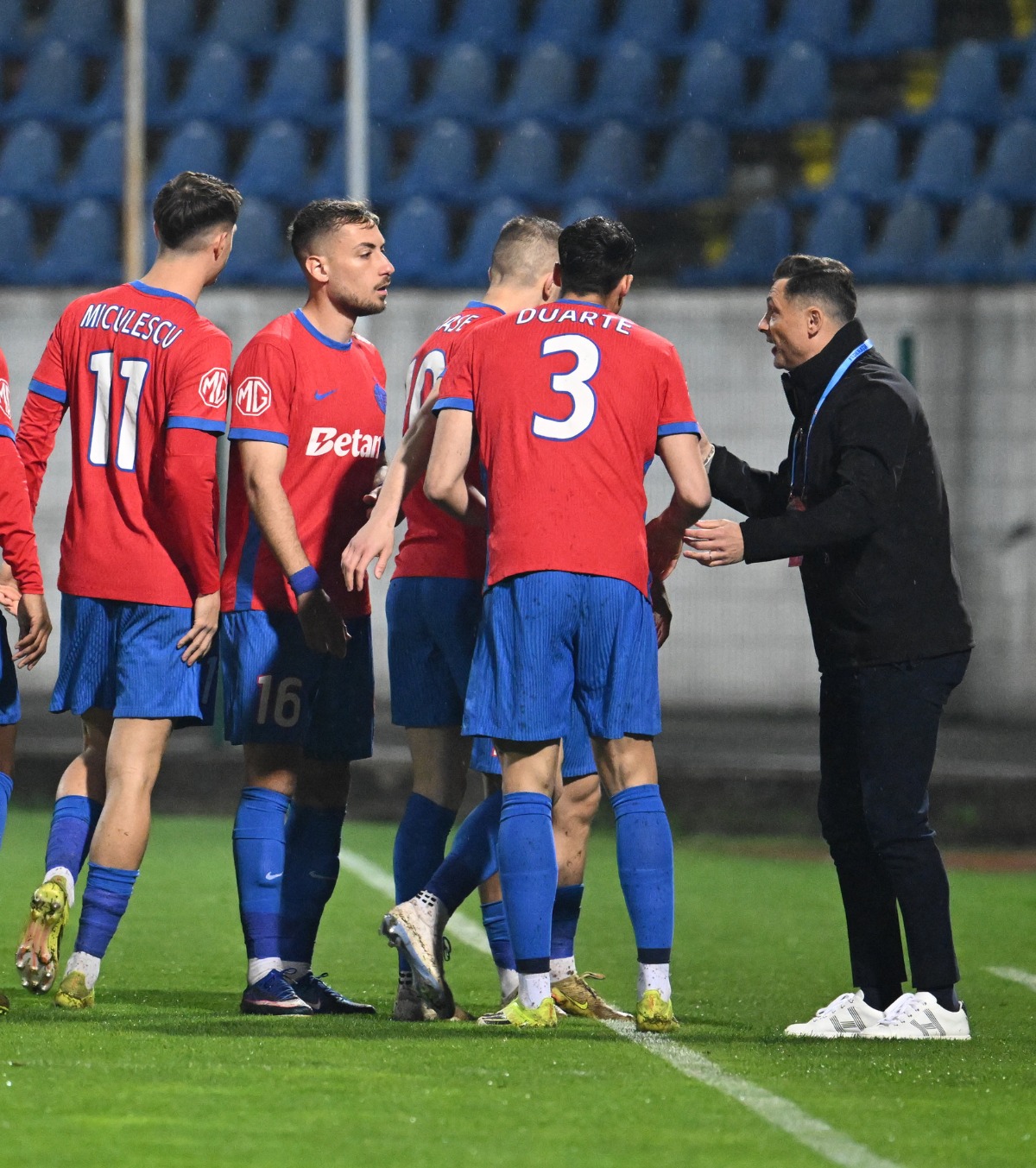 Ședință la FCSB Mihai Stoica a dat detalii de culise: „El e jucătorul care a avut azi un discurs impecabil! Am avut o surpriză”
