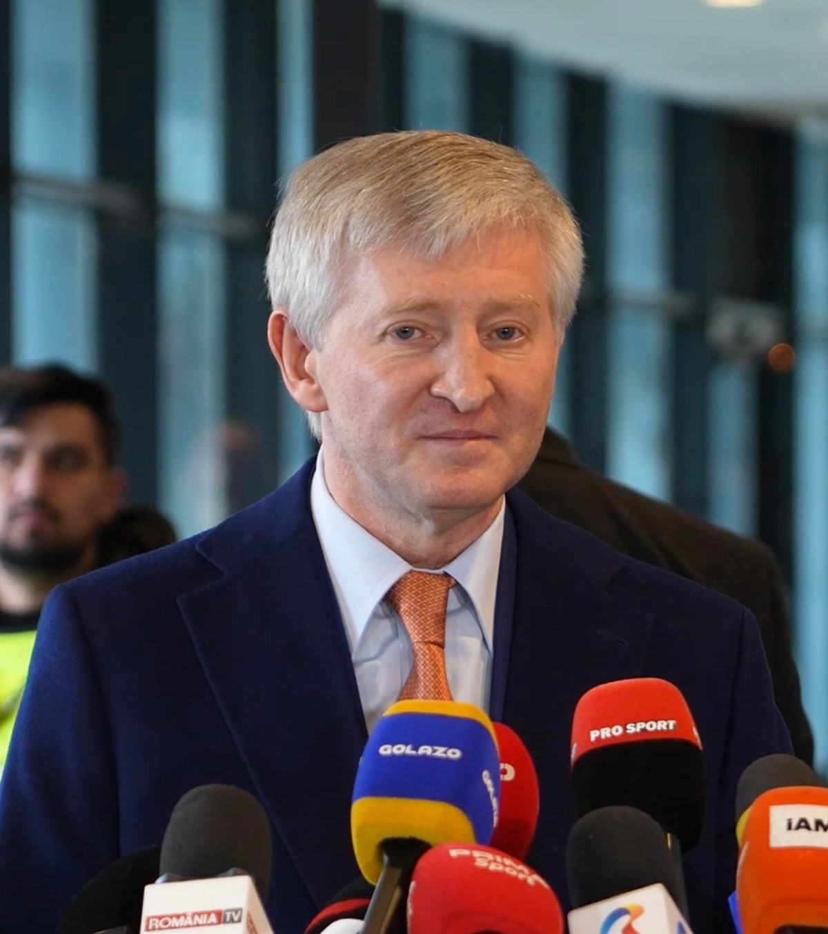 „Să fiți mândri că e român” VIDEO. Rinat Ahmetov, discurs emoționant la priveghiul lui Mircea Lucescu: „Cred că a avut o viață fericită”