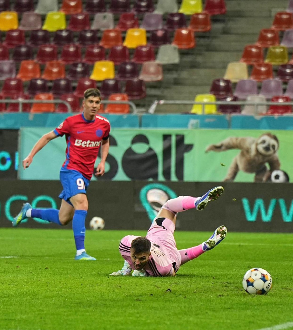 Lui Rădoi i-a ieșit schimbarea  VIDEO Atacantul U21 de la FCSB a marcat cu Oțelul și  s-a dus direct la antrenor: ce a urmat