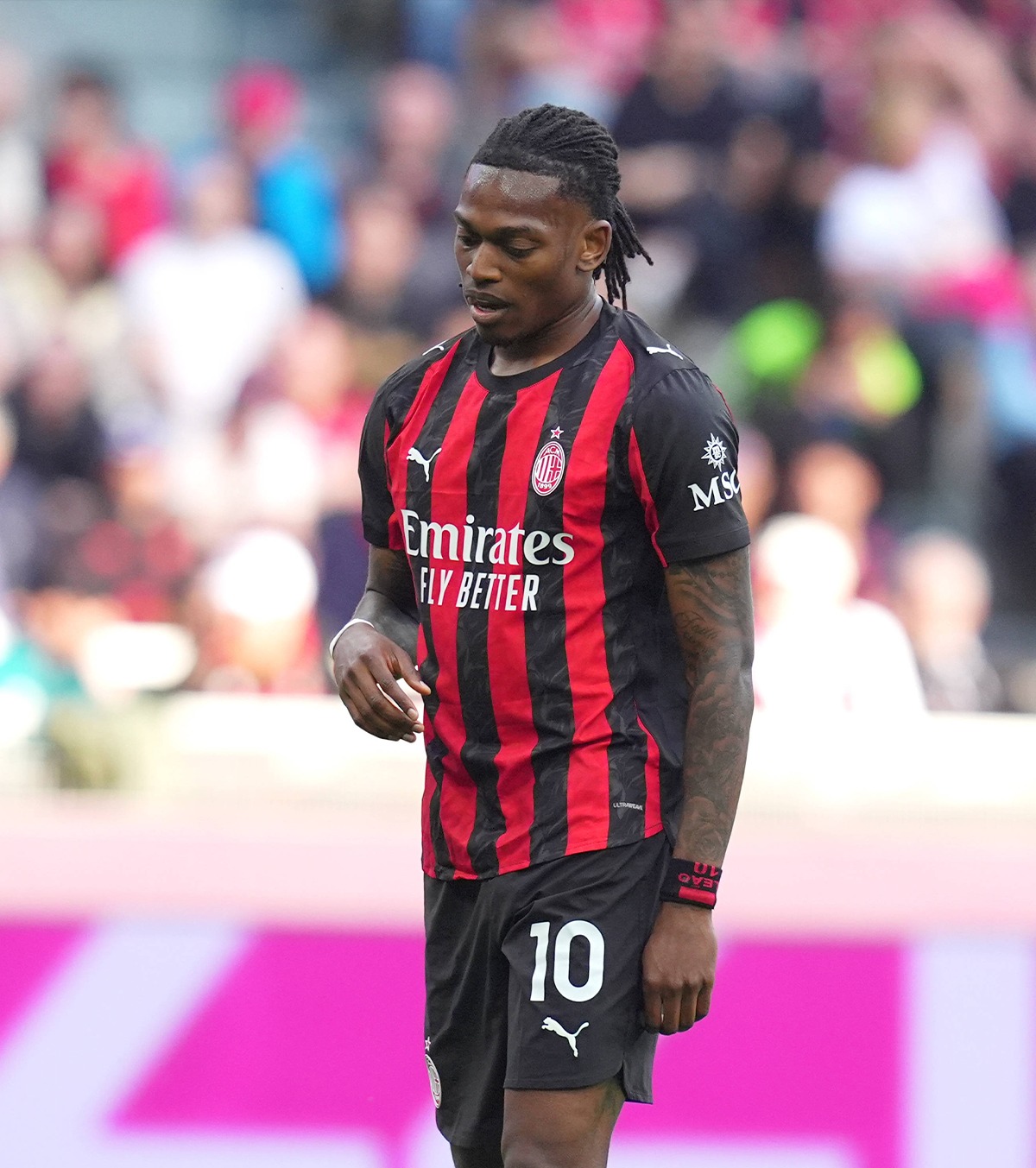 Rafa Leao, ce coșmar! VIDEO. Starul lui AC Milan, huiduit de propriii fani » L-a ironizat pe arbitru, iar acesta i-a plătit cu aceeași monedă