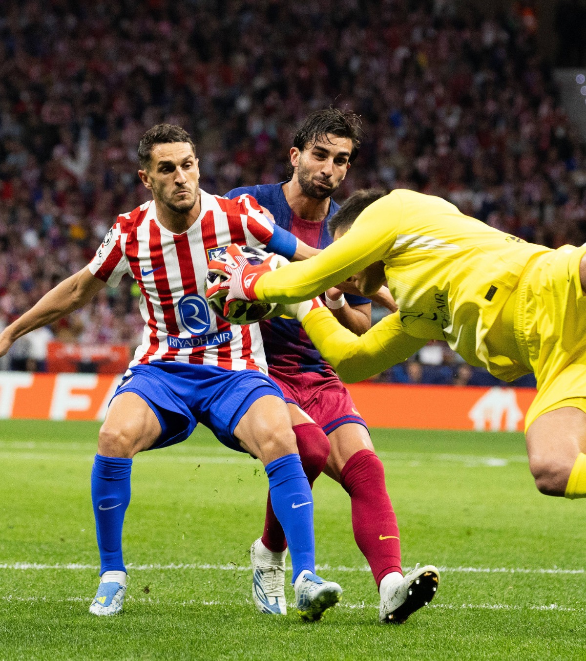 Asul lui Simeone Ce se întâmplă când Atletico elimină Barcelona în Liga Campionilor. Unicul supraviețuitor din 2014