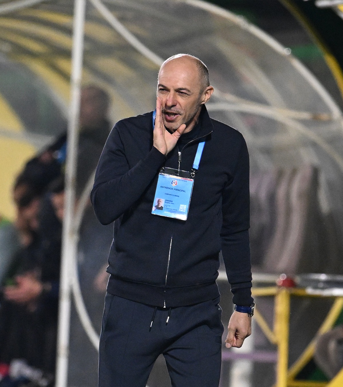 „Nu ne mai prezentăm la joc”  Bogdan Andone,  nemulțumit de jucătorii săi, dar și de arbitraj după înfrângerea cu CFR: „Nu comentez mai mult”