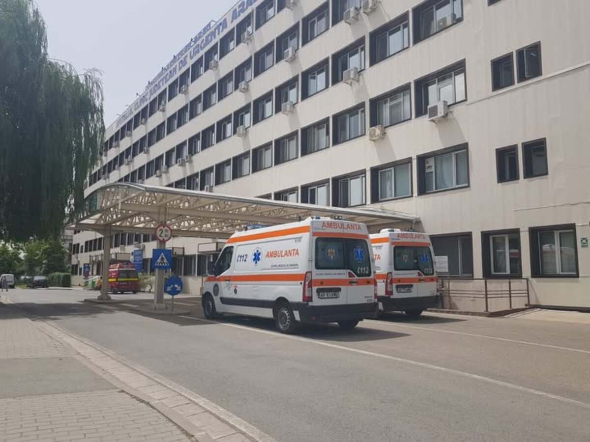 Caz incredibil la Arad 25 de juniori ai unui club sportiv au ajuns la spital, alături de 2 antrenori, din cauza unei toxiinfecții alimentare. Ce au decis autoritățile