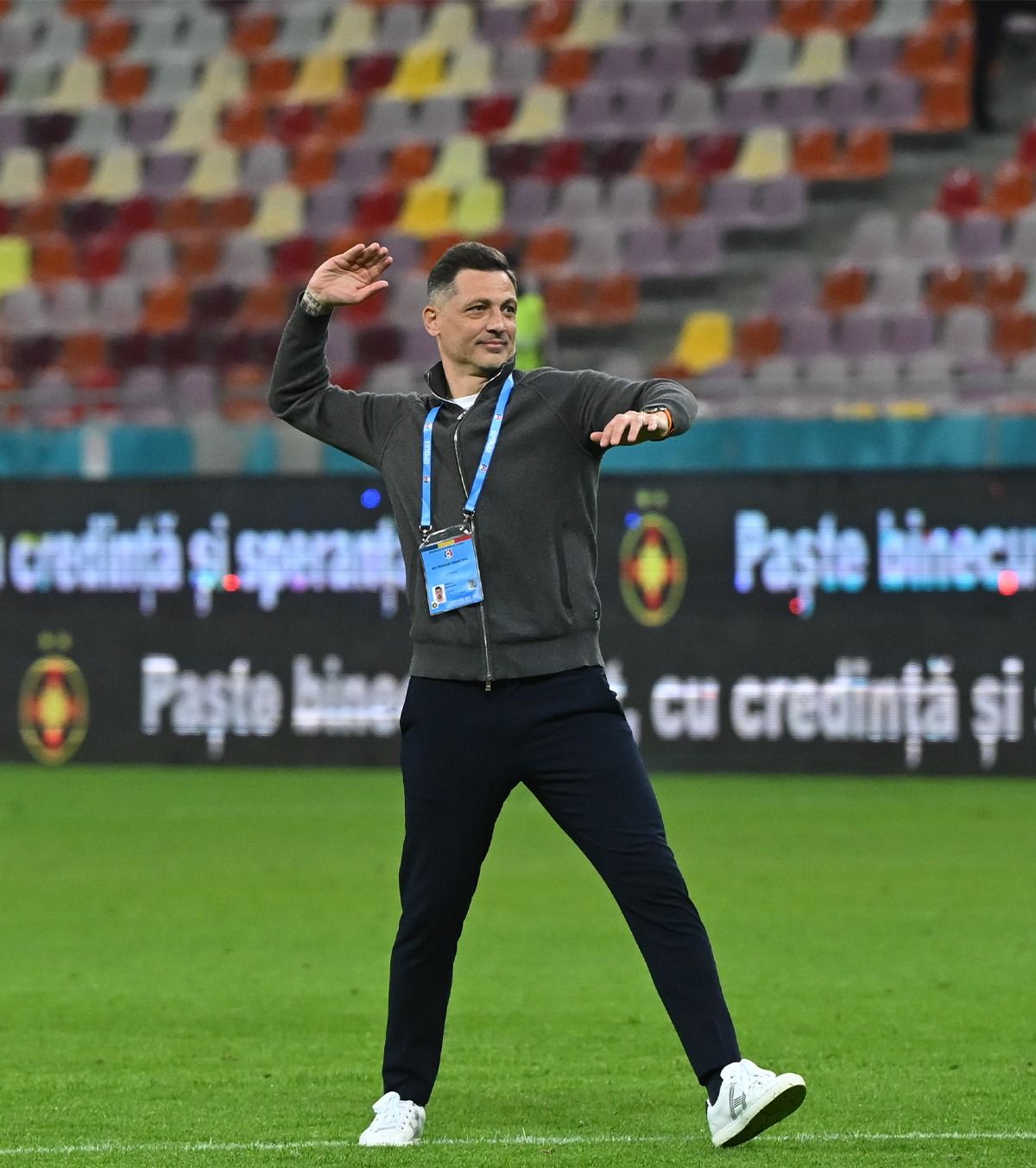 Rădoi ar putea pleca de la FCSB  Meciul cu Farul, ultimul pe banca roș-albaștrilor? Cu ce echipă urmează să semneze