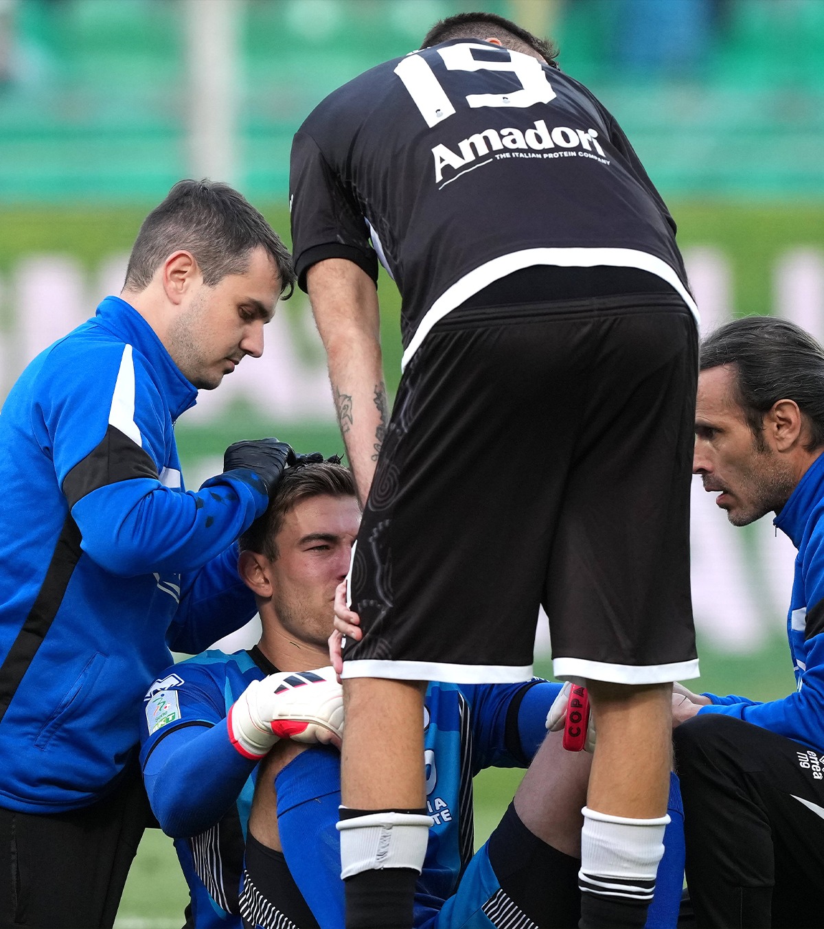 Klinsmann și-a rupt gâtul Fiul fostului mare fotbalist a fost scos pe targă de pe teren: „Sezonul meu s-a încheiat”