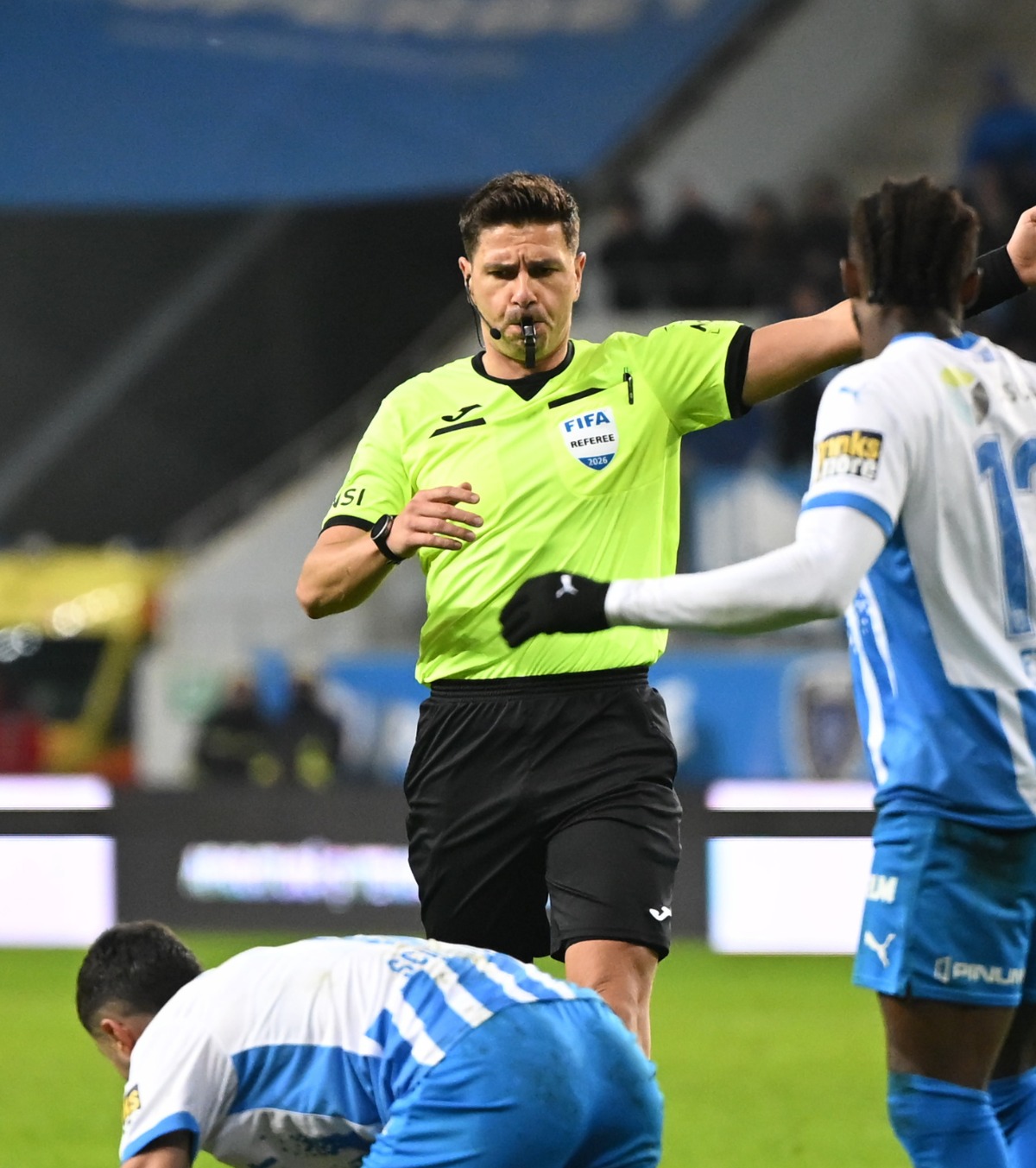 Criticat de olteni CCA a ales arbitrul luat la țintă de Sorin Cârțu să conducă la centru Dinamo - U Craiova