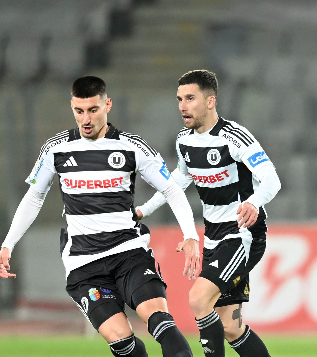 Furioși pe Kovacs Jucătorii lui U Cluj acuză arbitrajul după eșecul cu CFR: „Știa că avea «galben» și nu a vrut să-l elimine!”