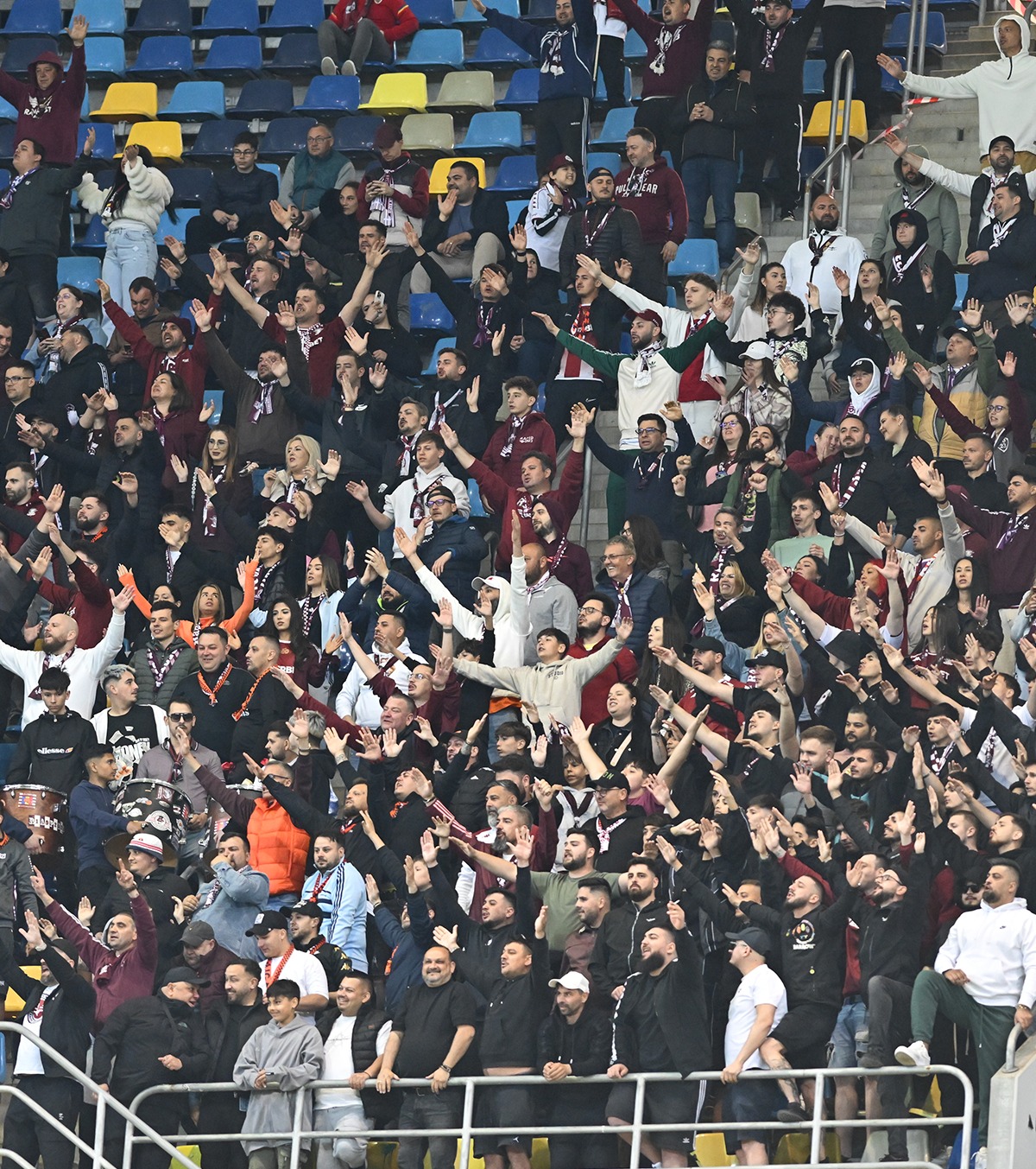 „Afară din Giulești!” VIDEO. Fanii Rapidului, furioși la final împotriva propriilor jucători: „Rușine, rușine să vă fie!”