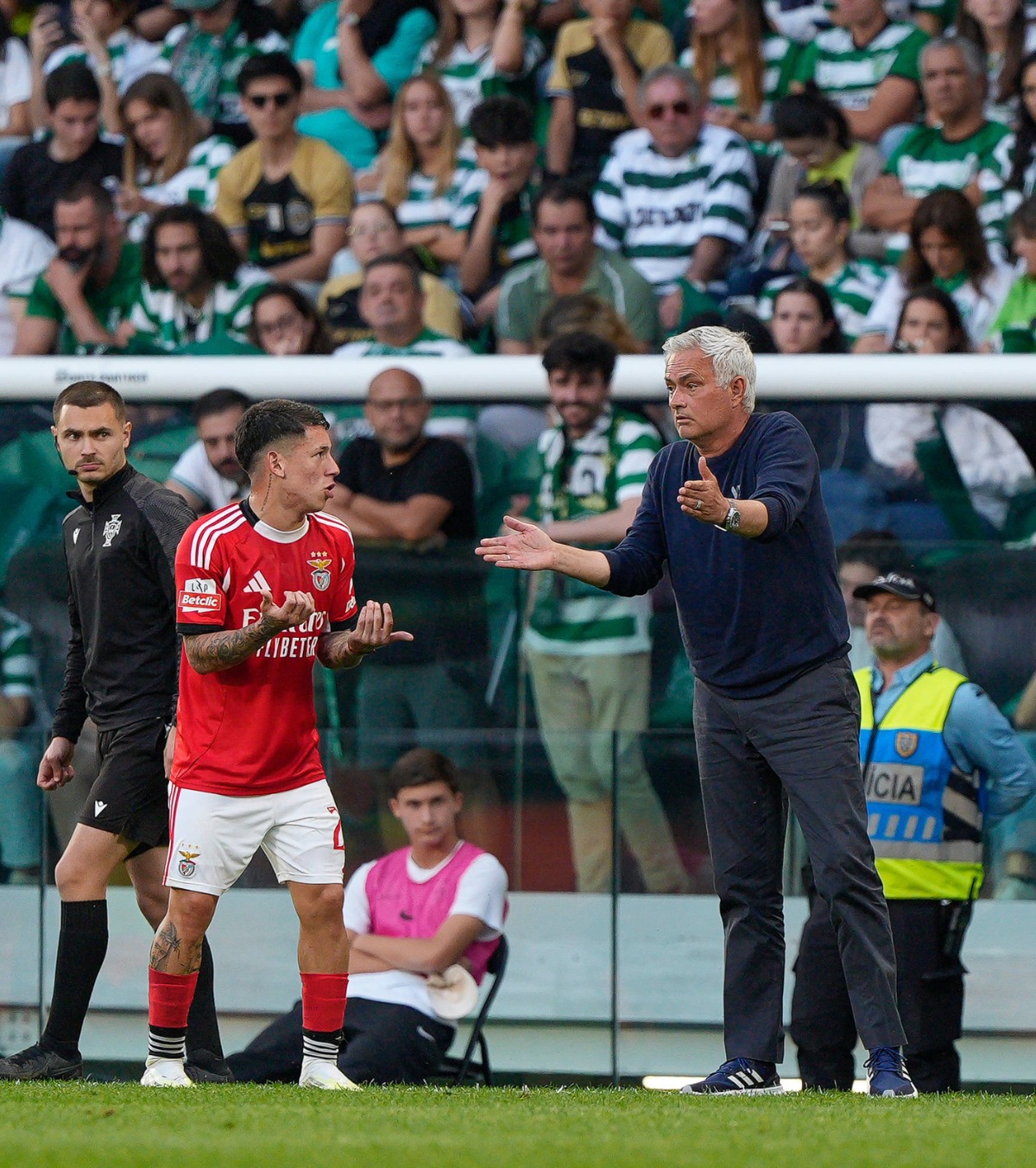 „L-aș fi aplaudat și eu”  Jose Mourinho, despre Gianluca Prestianni , după suspendarea dictată de UEFA: „Am auzit atât de multe lucruri...” 