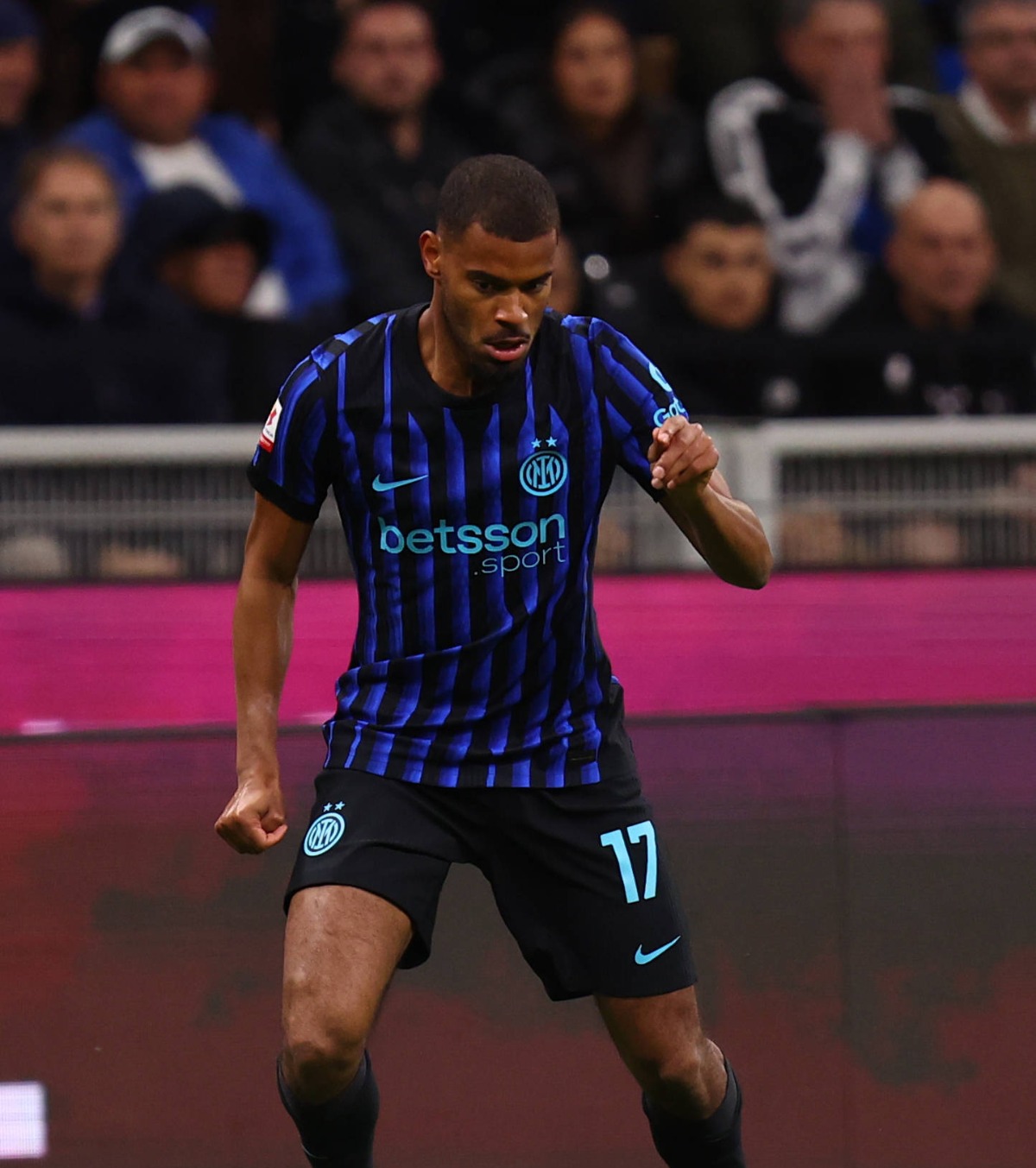 Pe picior de plecare  Cristi Chivu este gata să renunțe la un fotbalist transferat vara trecută: „Nu e potrivit pentru stilul său de joc” 