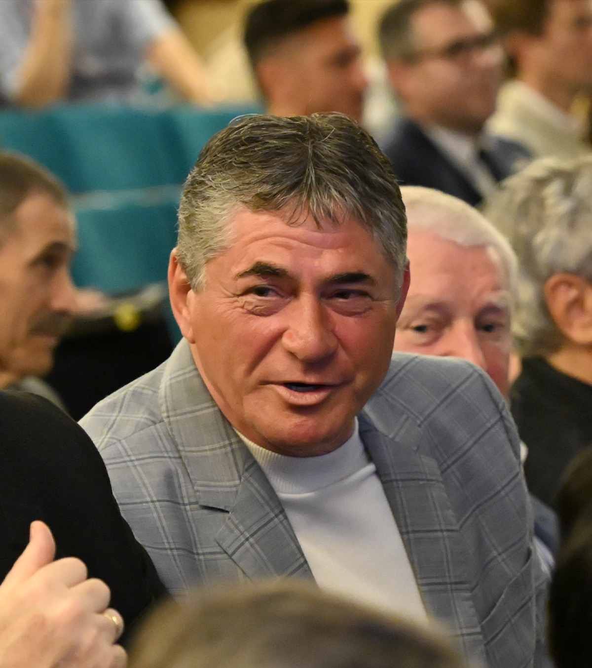 Ștefan Iovan, la spital Emoțiile aniversării a 40 de ani de la cucerirea CCE  l-au copleșit pe căpitanul Stelei de la Sevilla » Iovan: „Nu sunt de internat”