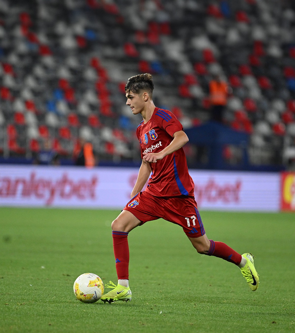 Ianis Doană, în tricoul Stelei 
FOTO: Sport Pictures 