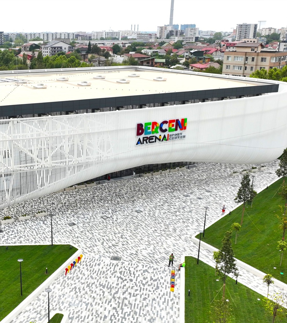 Schimbare la Patinoarul Berceni Primarul Daniel Băluță a făcut anunțul. Omagiu pentru un român din „Hall of Fame” + Trump, „adus” în Sectorul 4