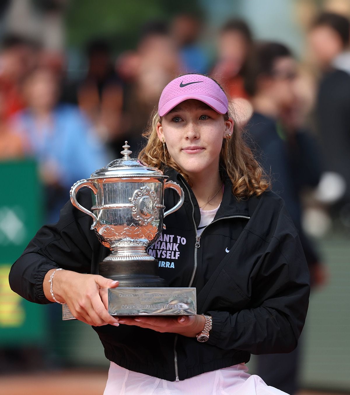 Campioană la Roland Garros VIDEO. A eliminat-o pe Sorana Cîrstea în sferturi, iar acum a bătut și marea surpriză de la Paris în finală! Primul Grand Slam din carieră