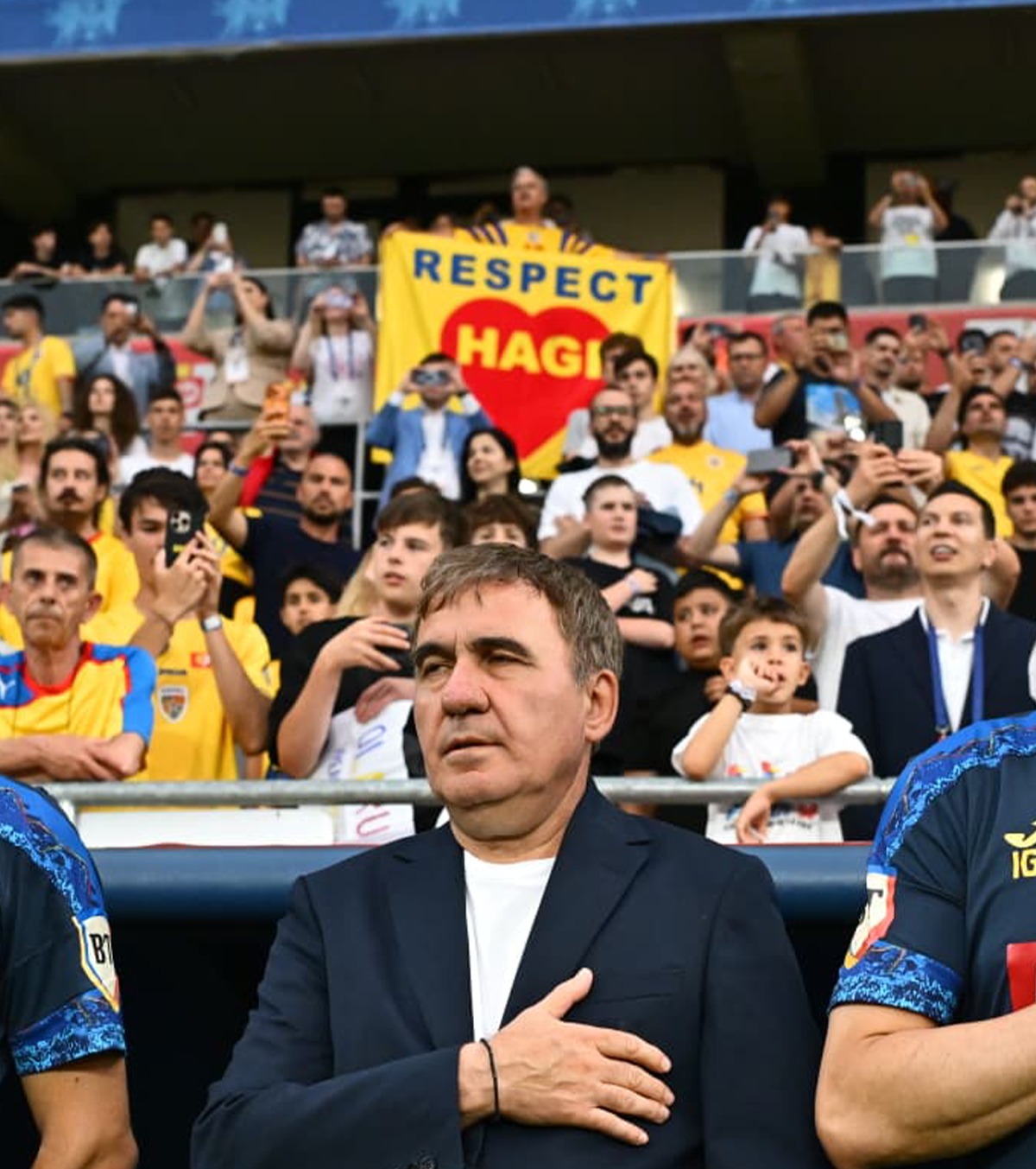 Întoarcerea „Regelui” VIDEO. 25.000 de spectatori în Ghencea pentru primul meci acasă ca selecționer