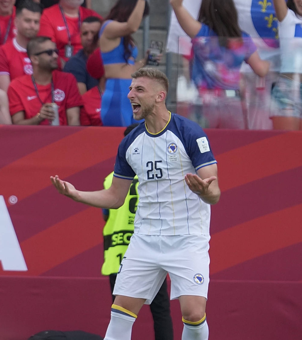 Lukic, ce debut la Mondial! Atacantul lui U Cluj, golgheterul Ligii 1, a înscris primul gol pentru Bosnia la primul joc oficial. 1-0 cu Canada!