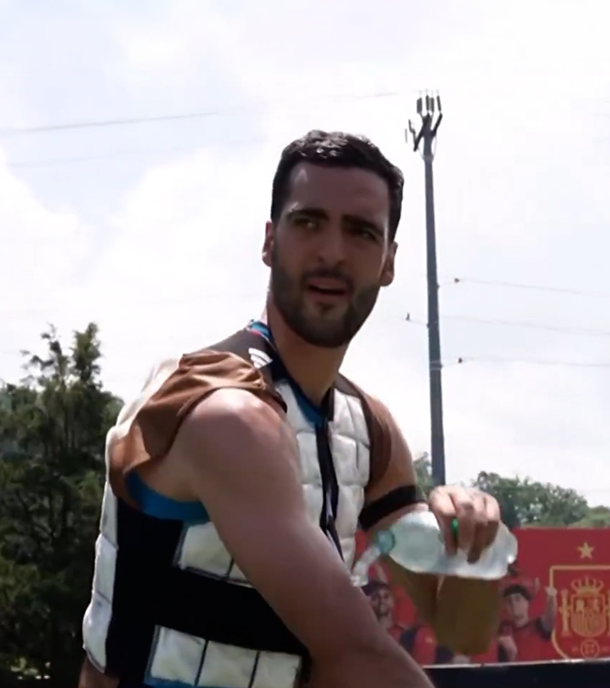Cum se apără Spania de căldură FOTO. Metodele care-i ajută pe campionii europeni să reziste condițiilor dificile de la Mondial