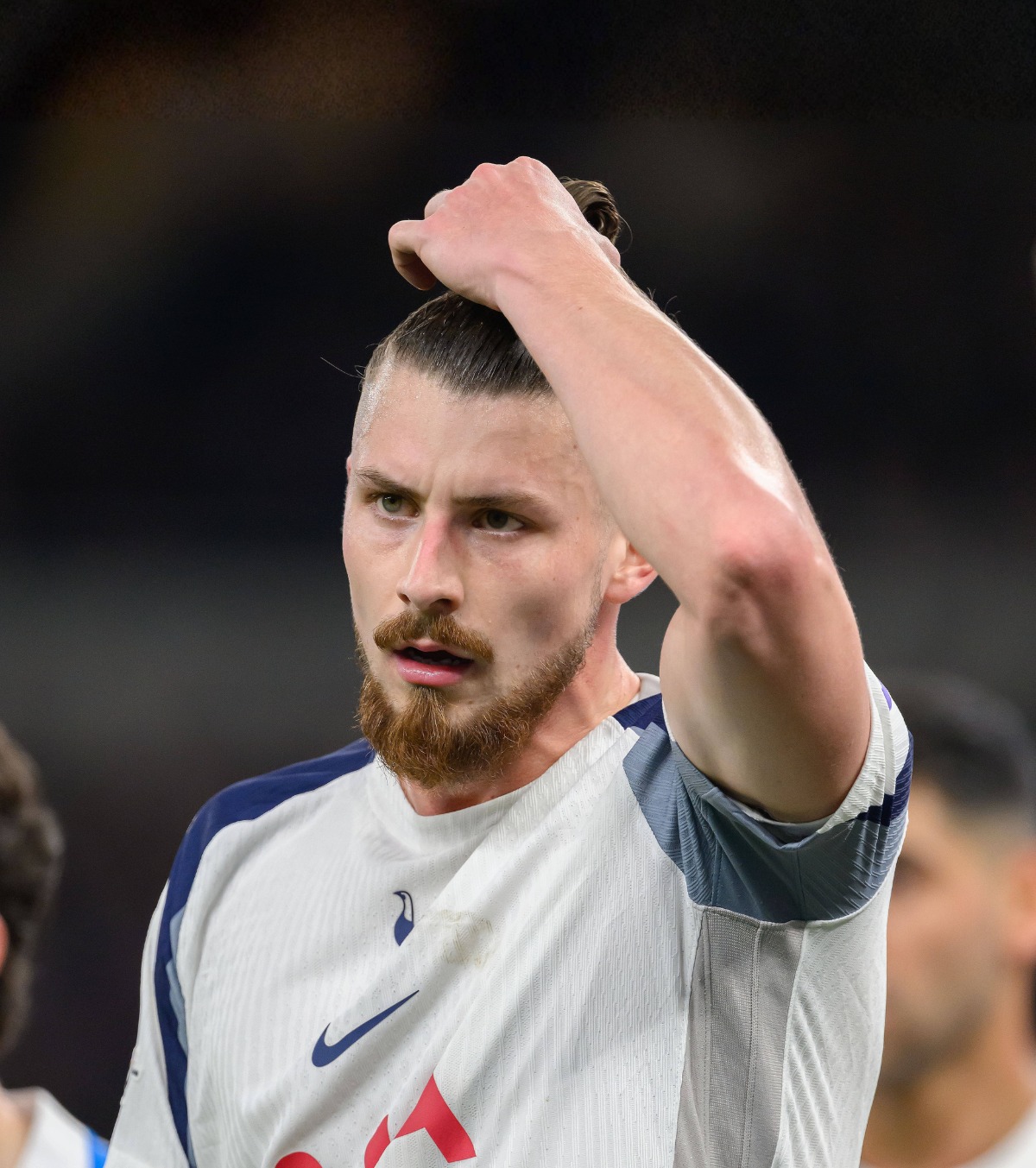 Tot mai rău pentru Drăgușin Tottenham are acord pentru alt stoper. Olandez titular la Mondial. Și a mai luat un fundaș central de CM