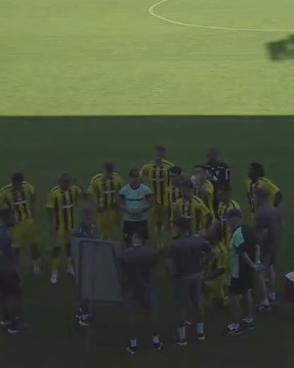A scos Dinamo la tablă FOTO. Moment surprinzător la debut. Ce a făcut Nuno Campos în timpul meciului