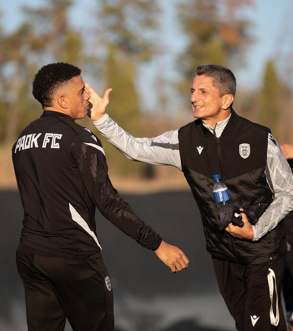 „Te iubesc, generale!” Mesaje emoționante pentru Răzvan Lucescu de la PAOK. Doi jucători care i-au avut antrenori și pe tată, și pe fiu