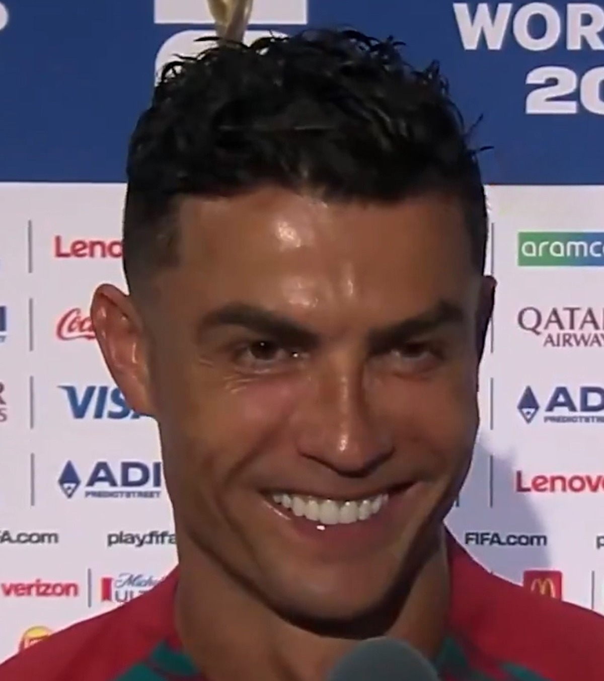 „Cel mai bun șef din lume” VIDEO. Cristiano Ronaldo, moment amuzant după ce a scris istorie la CM » Ce i-au cerut doi reporteri