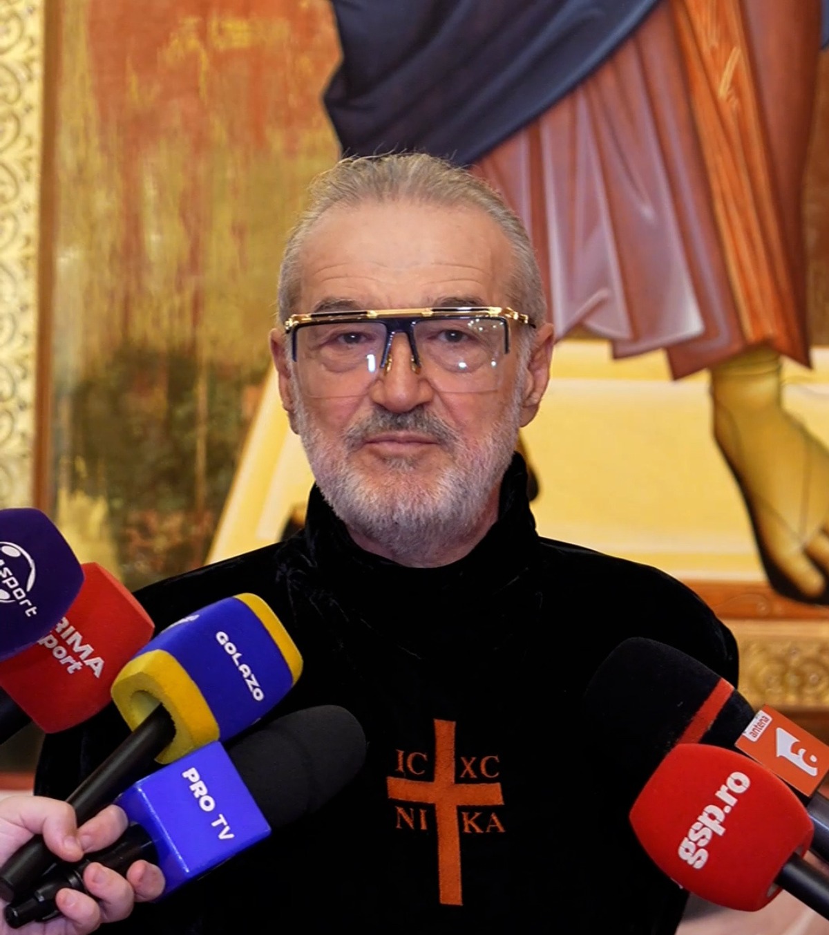 Viitor incert pentru Tănase  VIDEO. Avertismentul patronului de la FCSB:  „Stai cuminte! Îmi cere mie bani împrumut”