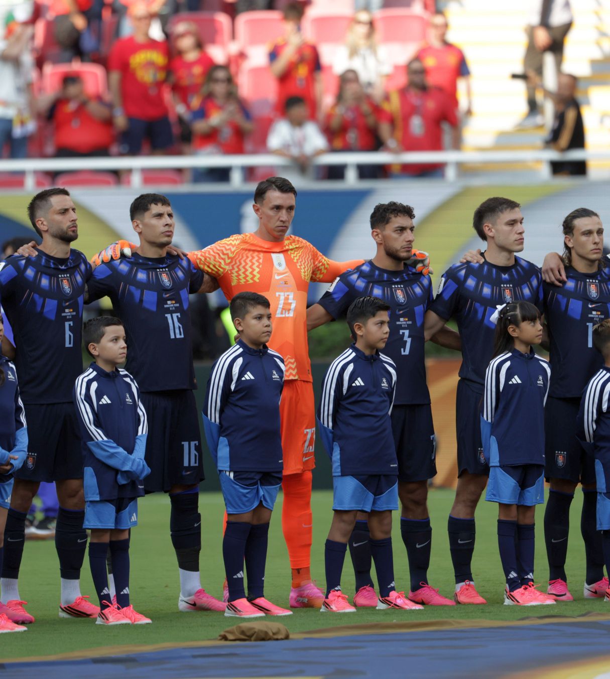 Pe cont propriu!  Decizia Federației uruguayene, după eliminarea prematură de la Mondial: fotbaliștii au fost surprinși