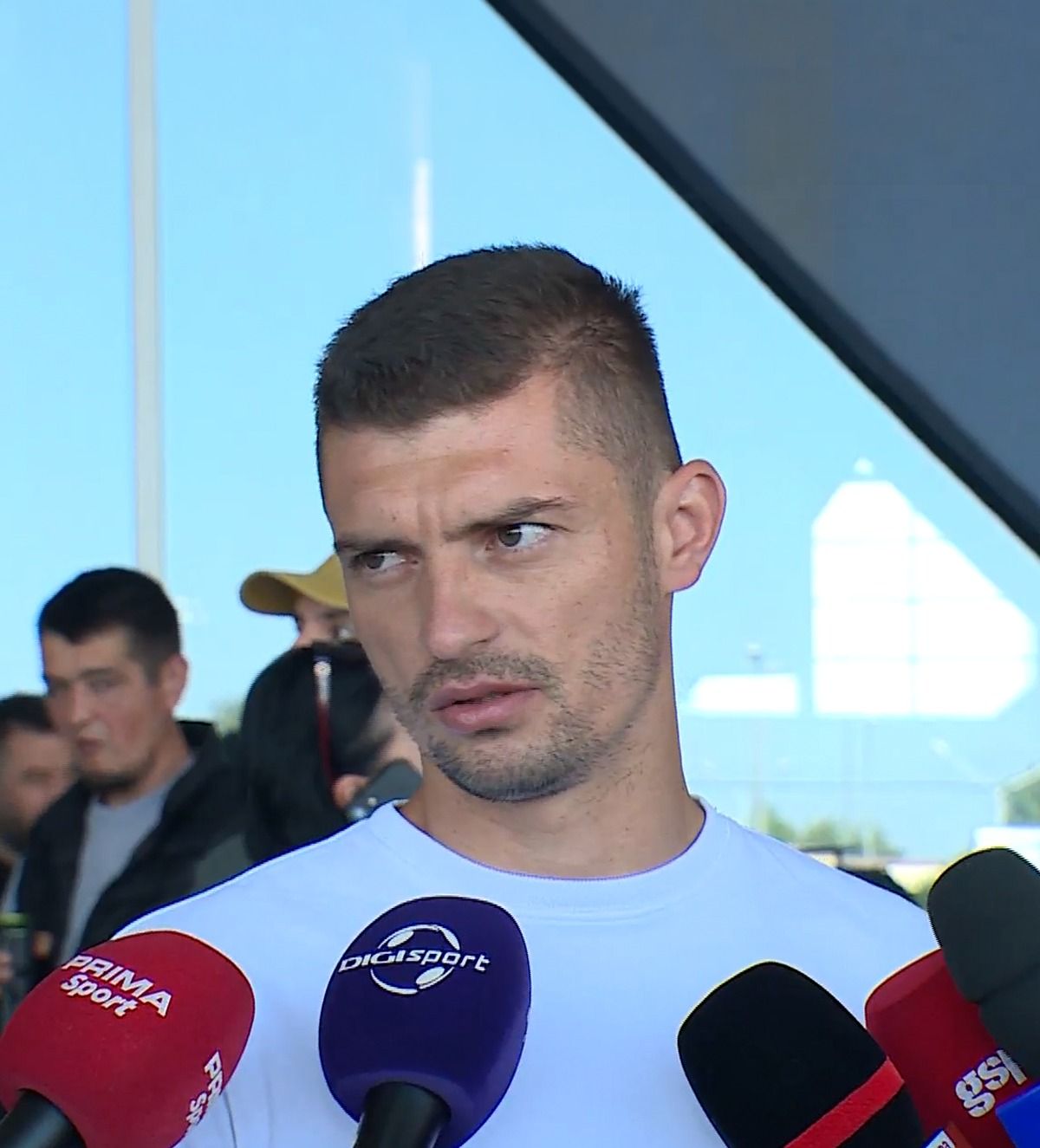 Florin Tănase a semnat VIDEO. Căpitanul FCSB s-a înțeles cu Becali, dar l-a și înțepat: „Nu a spus și că renunțam la bonusuri de 500.000 de euro”