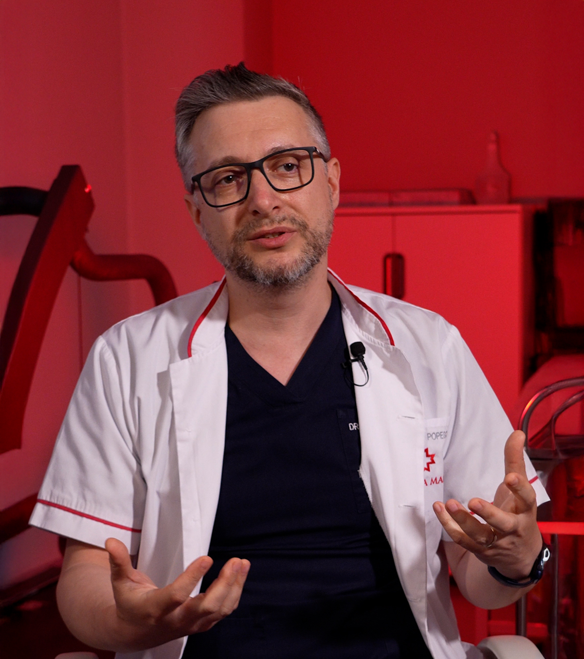 Hernia, rezolvată prin chirurgie robotică Sfaturi de la dr. Bogdan Popescu, medic Chirurgie Generală la Spitalul Euroclinic - Regina Maria