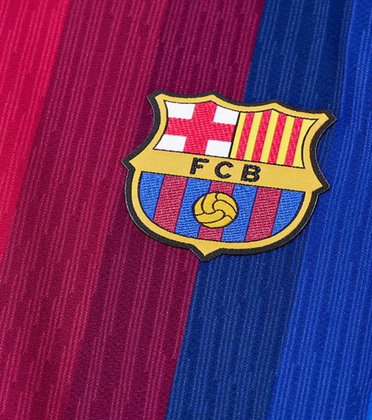 Barcelona, în „era Gaudi” FOTO: Cum arată echipamentul pentru sezonul 2026-2027 și  cât costă un tricou cu designul inspirat din modernismul catalan