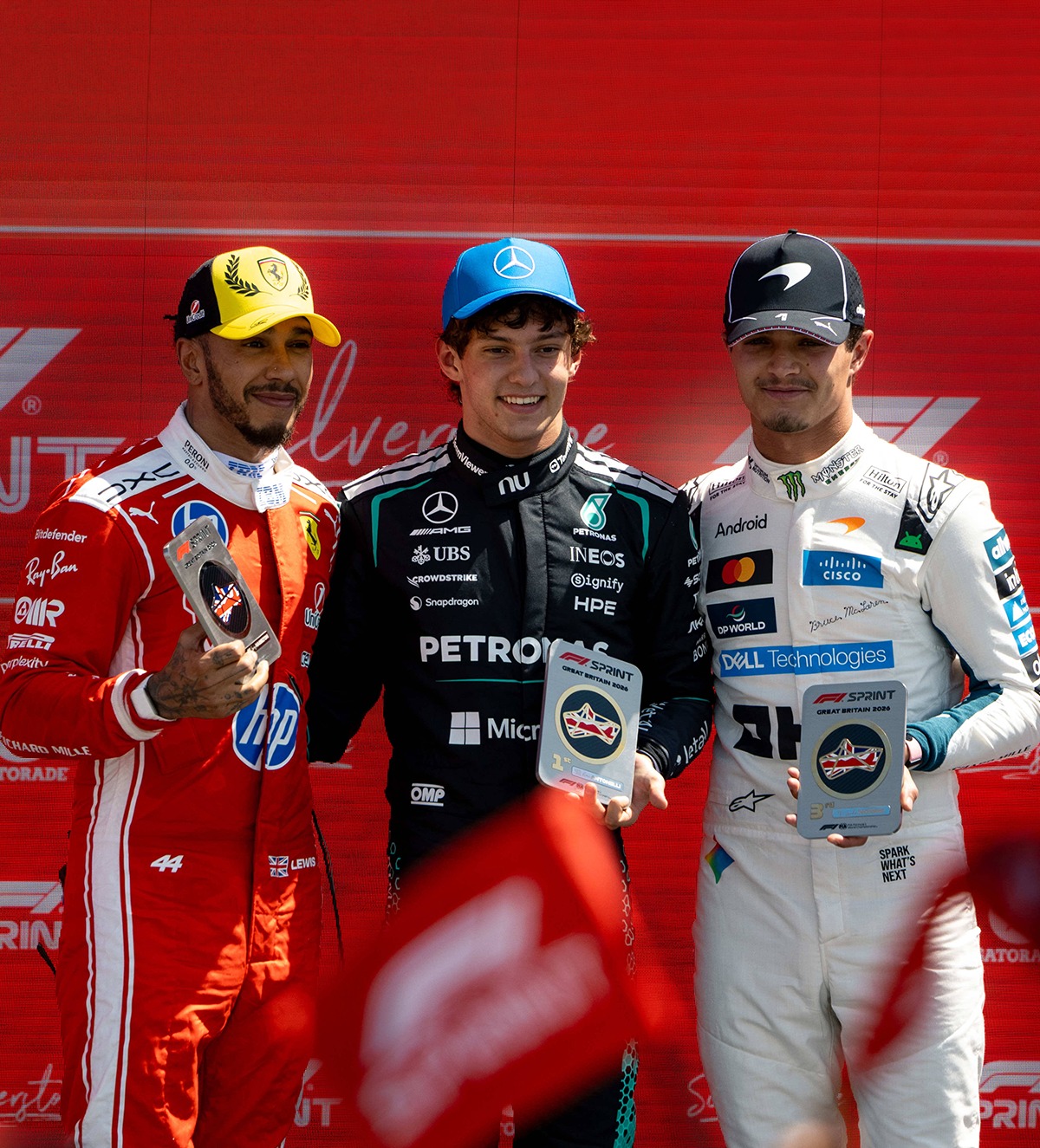 Hamilton, învins acasă Kimi Antonelli a câștigat cursa sprint de la Silverstone, după o luptă de foc cu pilotul britanic. Cum arată clasamentul în prezent