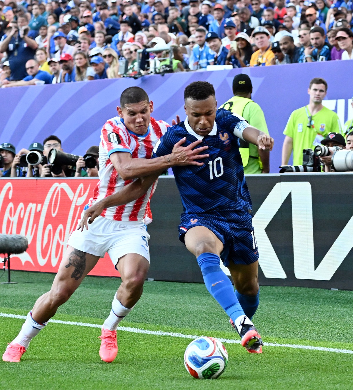Mbappe pune la zid Paraguayul Starul Franței, după duelul dur cu sud-americanii din optimi: „Dacă trebuie să ne murdărim, o vom face”