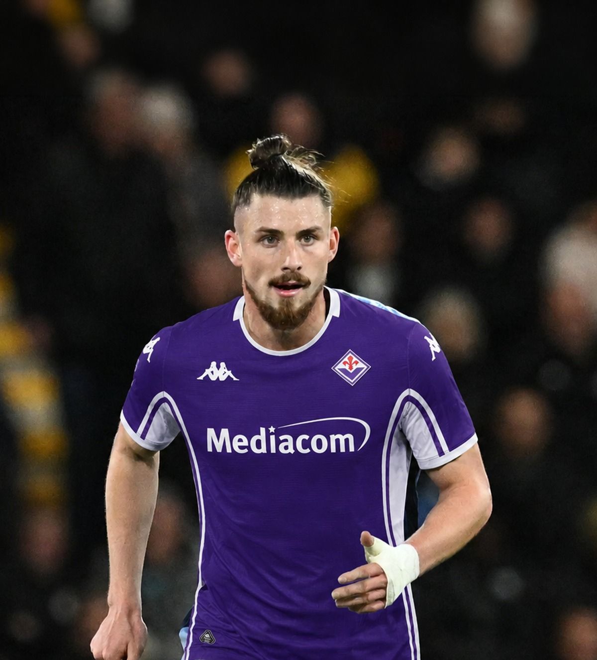  Noi detalii despre Drăgușin Cât va încasa internaționalul român la Fiorentina  + clauza de la a 22-a prezență