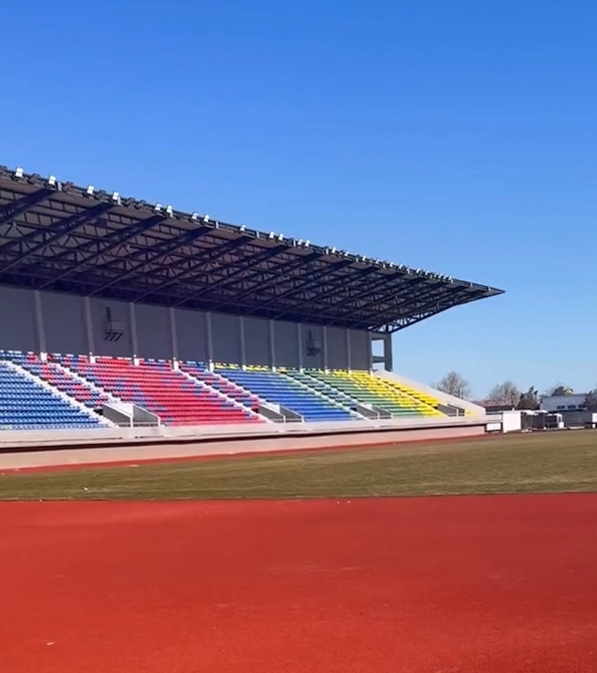 Probleme cu stadionul de 10 milioane de € VIDEO. Proiectul este departe de a fi finalizat : „Faceți-vă că lucrați, dar nu prea mult”