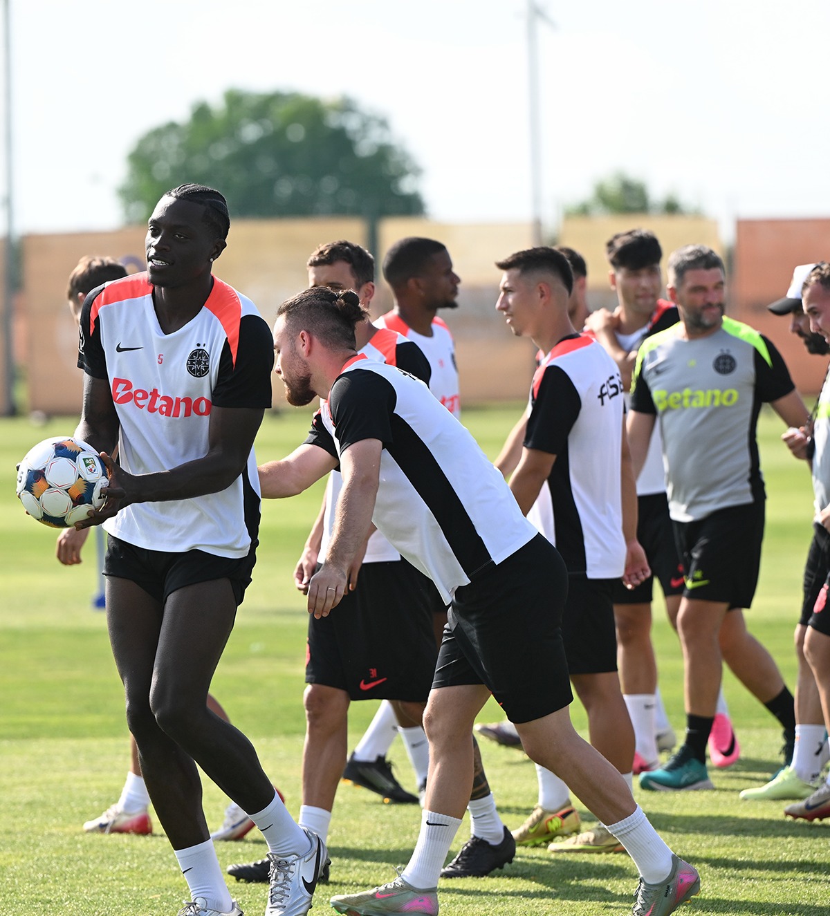 FCSB, probleme înainte de noul sezon Jucătorul care ar putea rata prima etapă din Liga 1: „Am fost ghinionist”